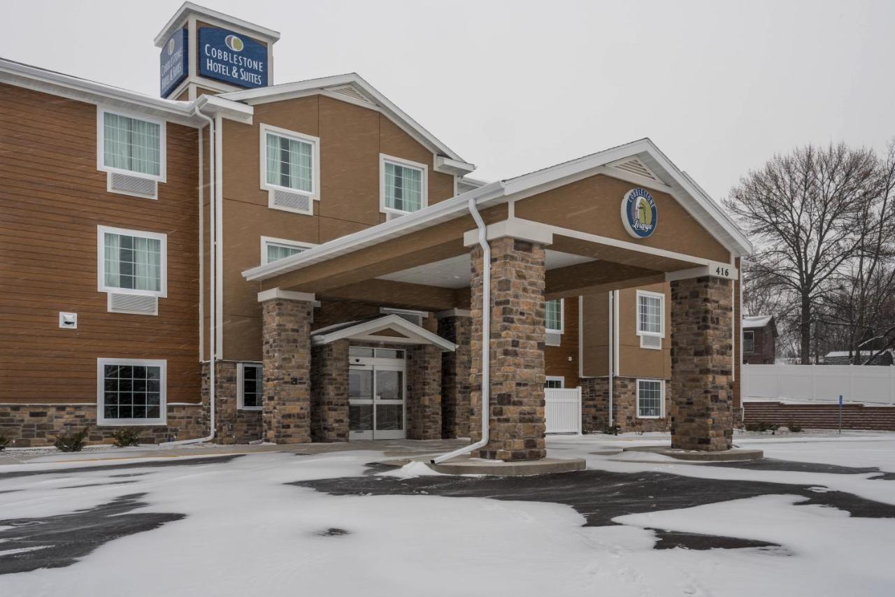 Cobblestone Hotel & Suites - Hutchinson Eksteriør bilde