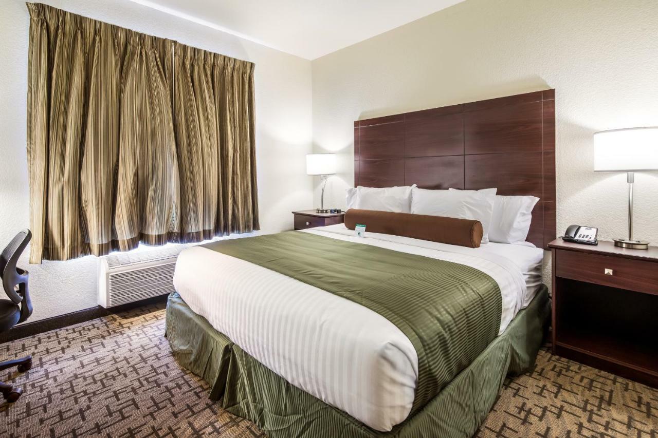Cobblestone Hotel & Suites - Hutchinson Eksteriør bilde